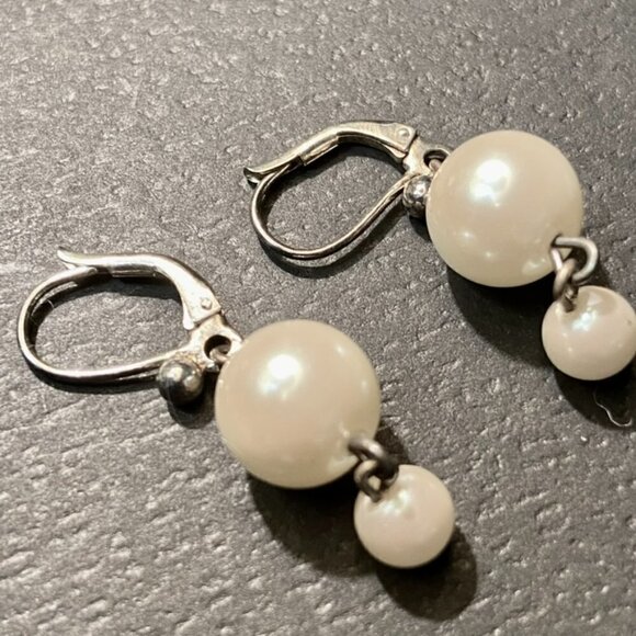 Vintage double pearl dangle earrings - Picture 2 of 5